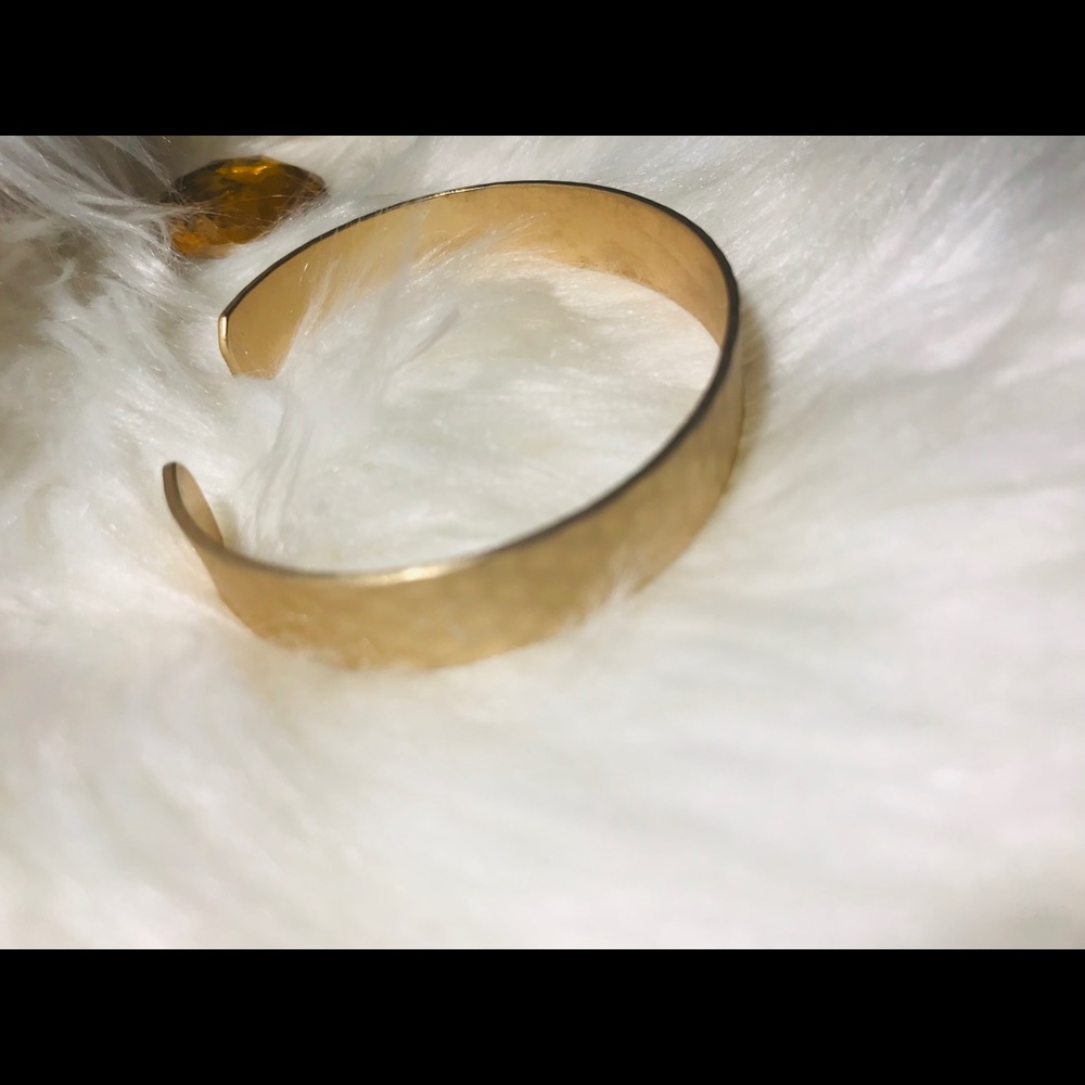 ❤️ gold cuff bracelet ❤️